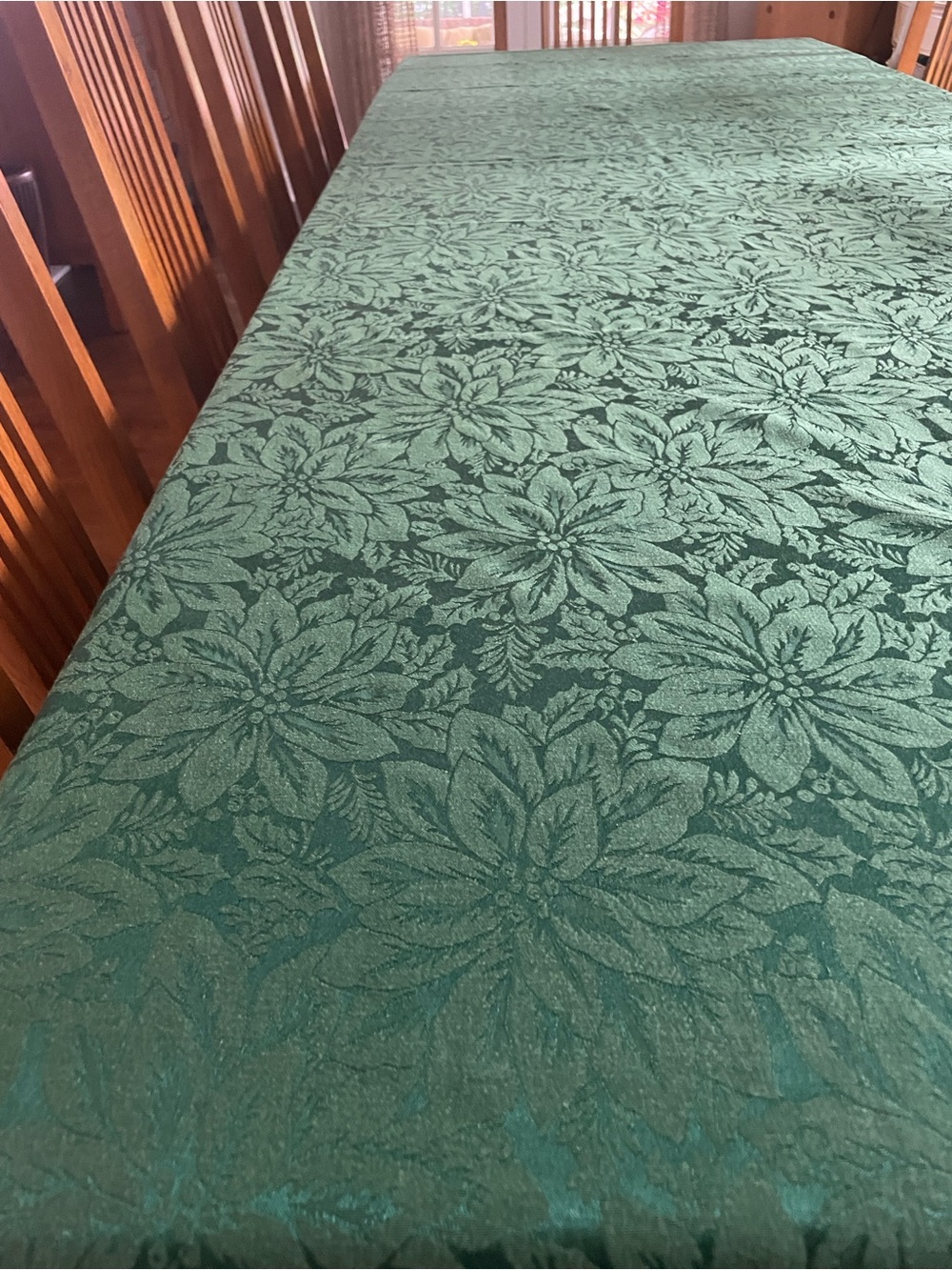 🎄Tablecloth - Poinsettia Design